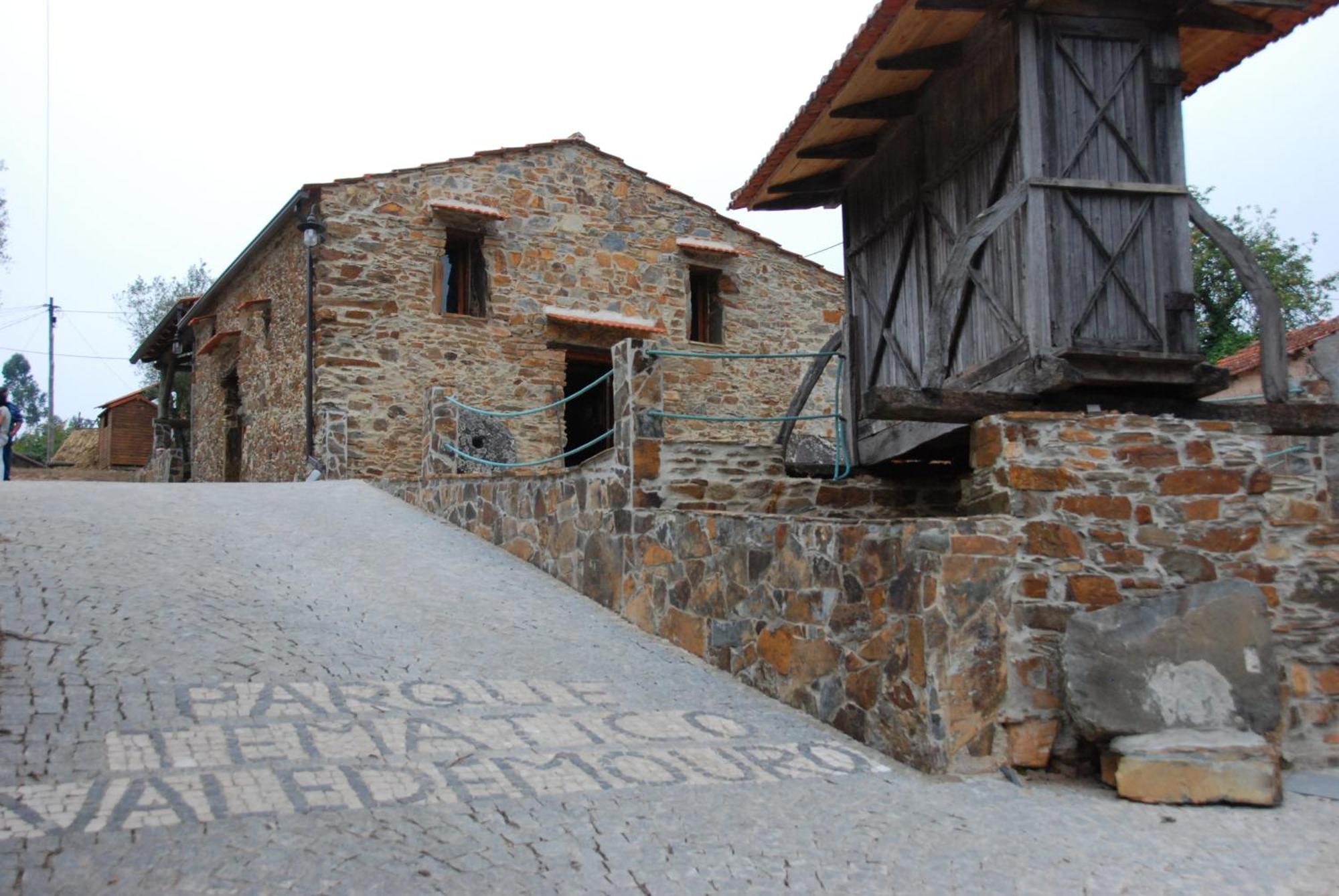 Villa Parque Tematico Vale De Mouro Exterior foto
